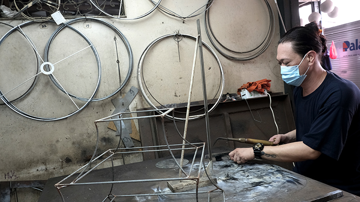 shade frame being welded